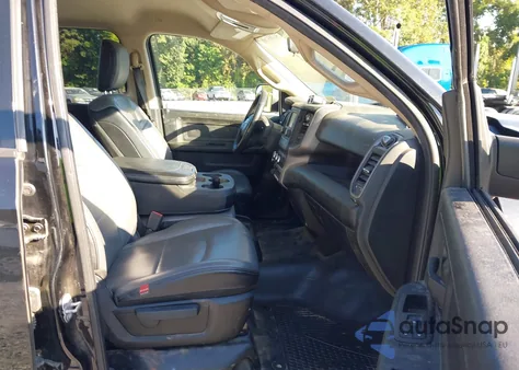 2020 Ram 2500 Tradesman 4X4 8' Box z USA, uszkodzony, nr VIN 3C6UR5HJ4LG105066